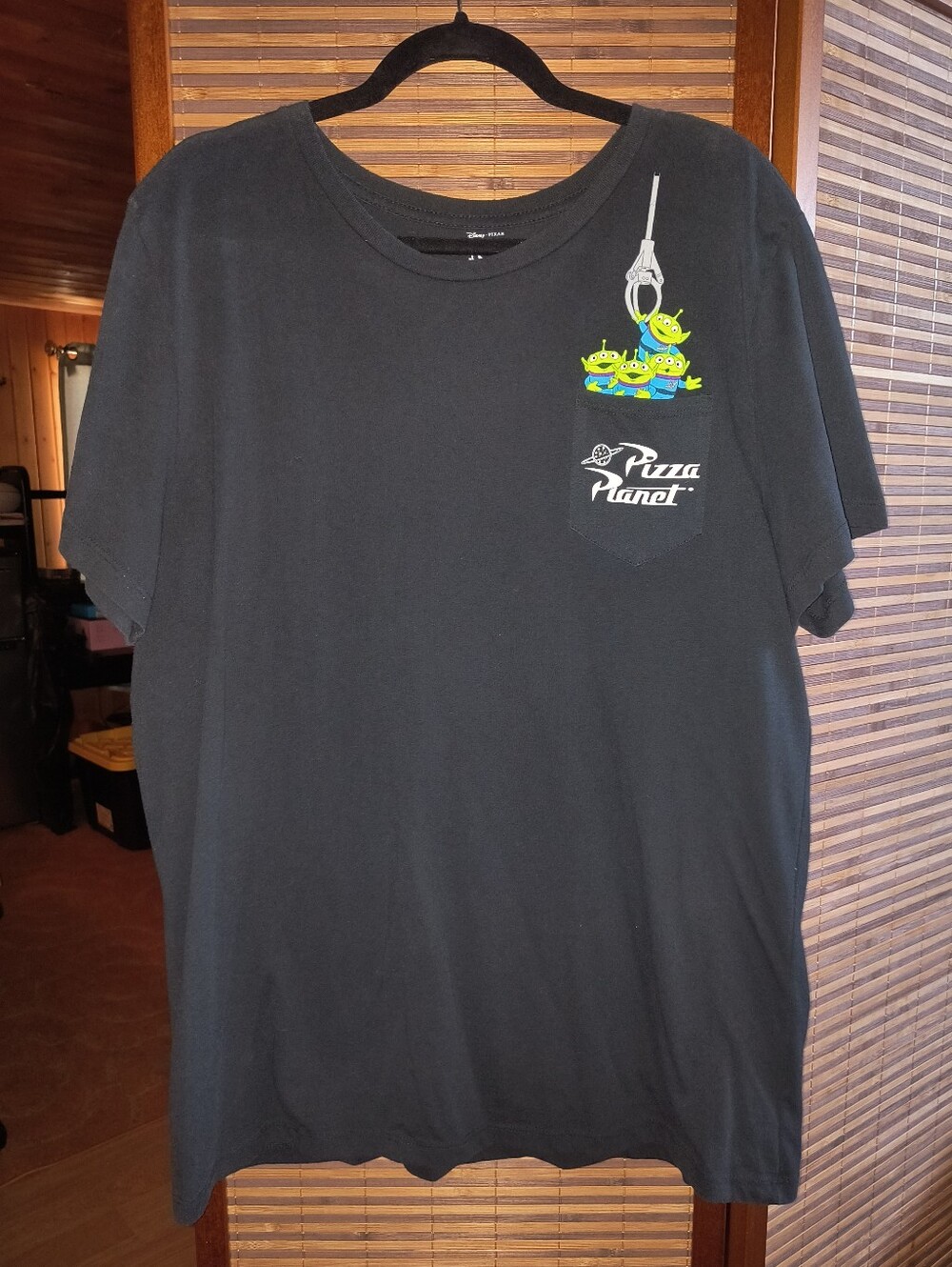 Disney Pixar Toy Story Black T‑Shirt Pizza Planet Green Aliens Pocket Graphic